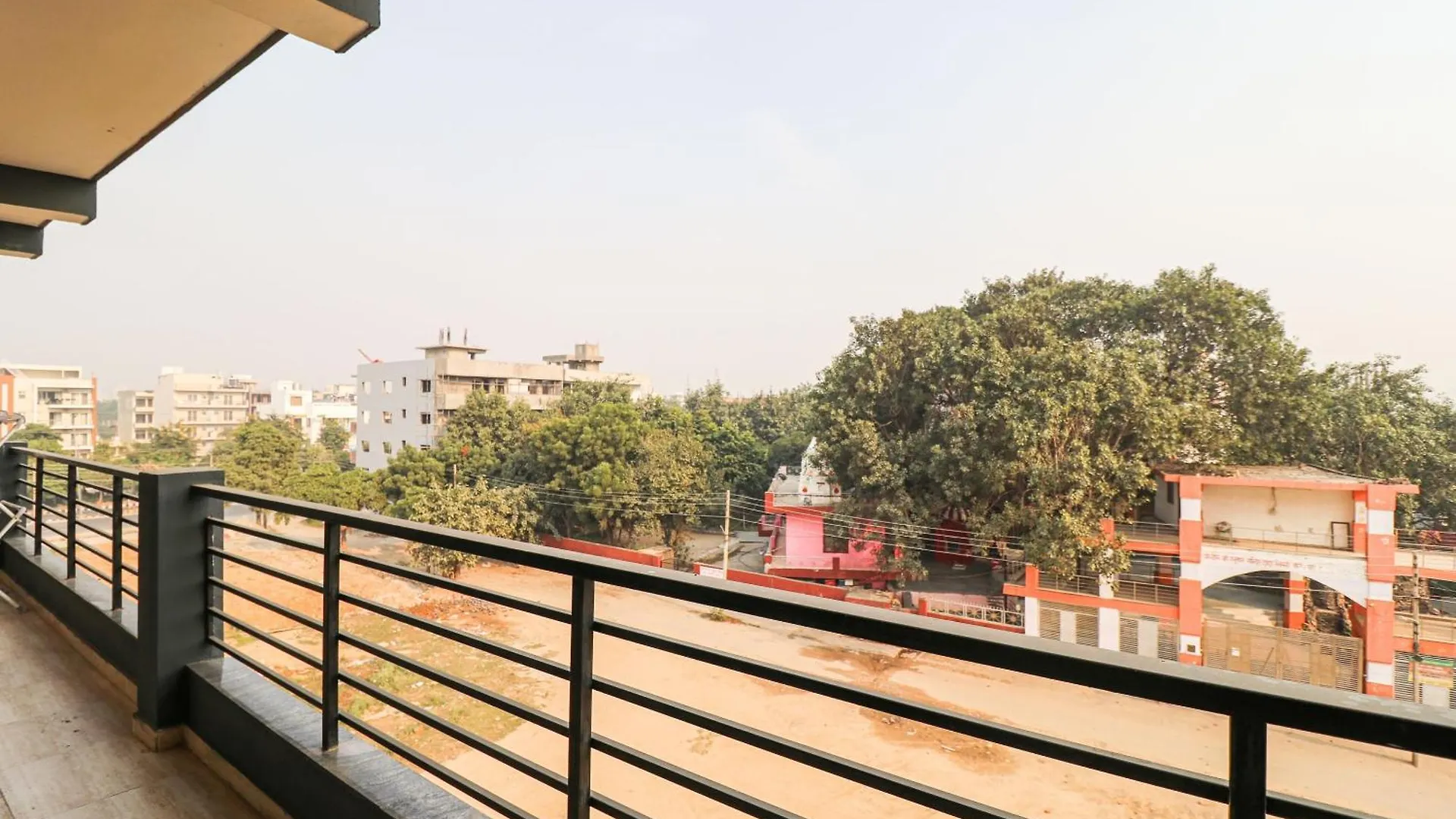 Collection O Maharaja Hotel Gurgaon
