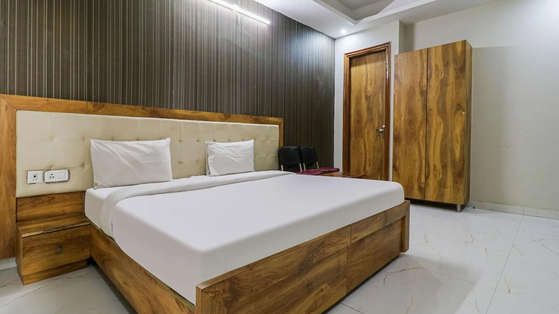 Collection O Maharaja Hotel Gurgaon