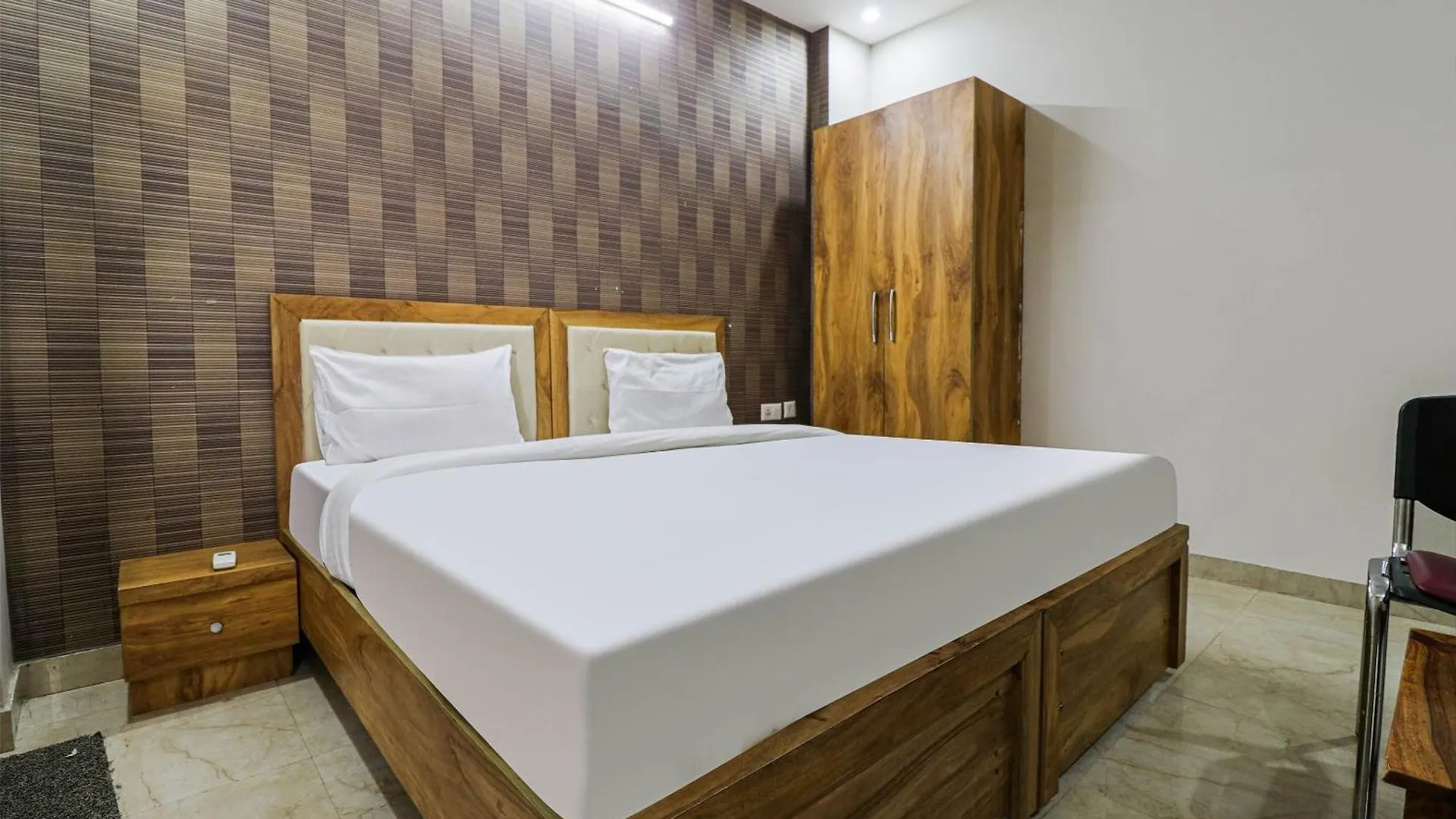 Collection O Maharaja Hotel Gurgaon