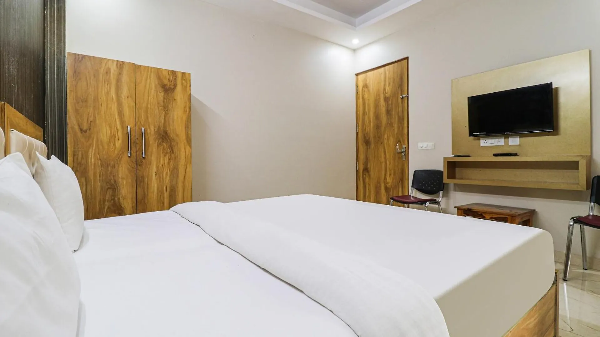 Collection O Maharaja Hotel Gurgaon